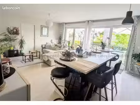appartement t4 lumineux – 73 m2 avec balcon  cellier et carport