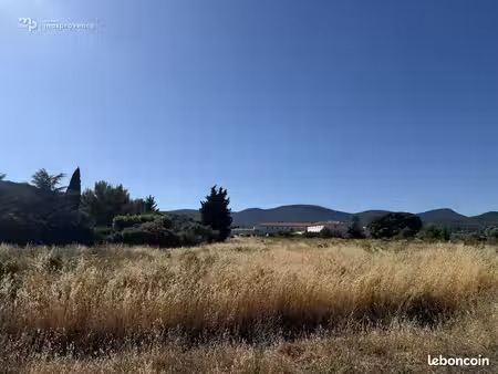 terrain à bâtir de 147 m² à cuers (83)