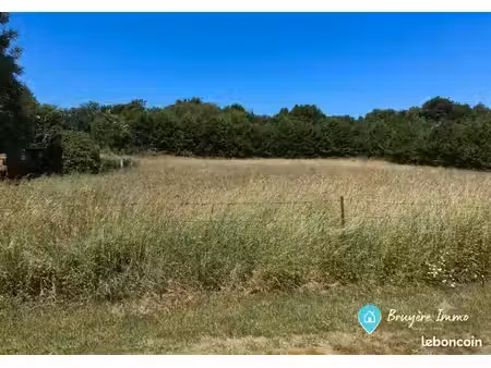 terrain 1789 m² laigny