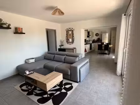 appartement t3 avec grande terrasse
