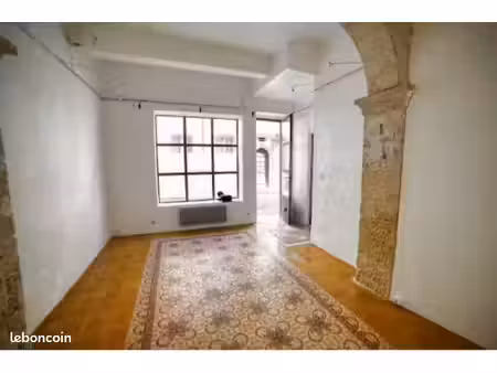a vendre murs local commercial cucuron