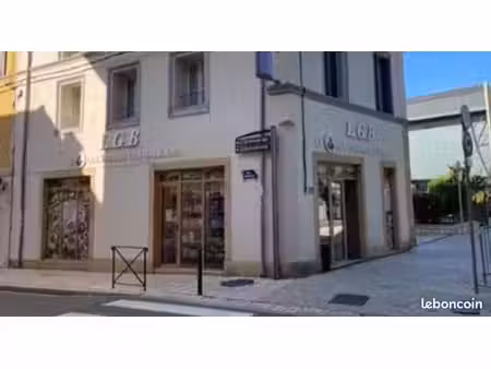 orange centre (84100) – murs commerciaux occupés – 101 m² – rentabilité 7 7 % à 8 3 %