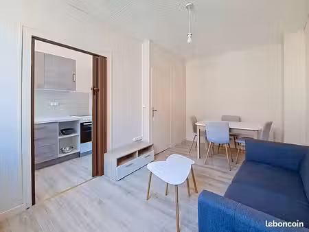 appartement 35 m² meublé avec balcon – centre-ville parthenay