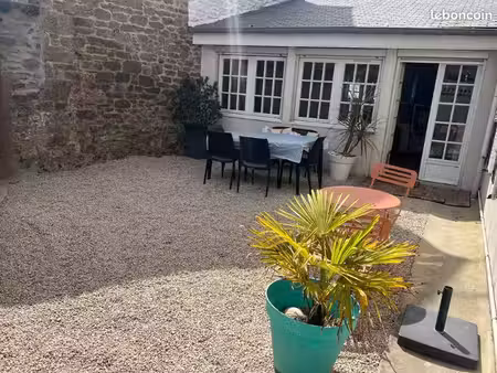 dinard – saint‑énogat – maison en pierre 61 m²  2 chambres + mezzanine  cour privative 30 
