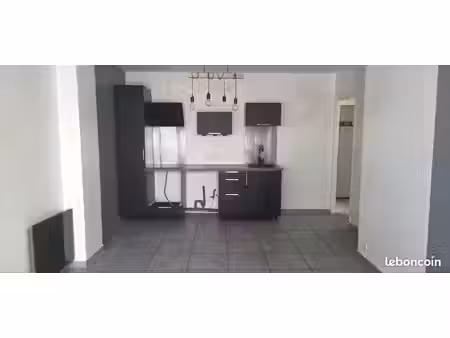 t2 rénové 42 5 m² + cave – hyères gare – 130 000 – propriétaire