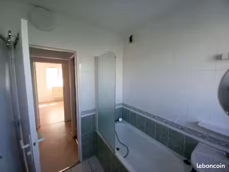 appartement t3 a louer a l'annee