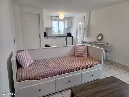studio meublé 30m2 avec extérieur à léognan