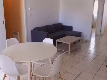 t2 bis meublé (3 pièces avec bureau) de 45 m²  grand garage  au petit port à nantes