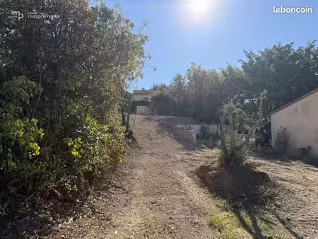 terrain à bâtir de 510 m² à saint-maximin-la-sainte-baume (83)