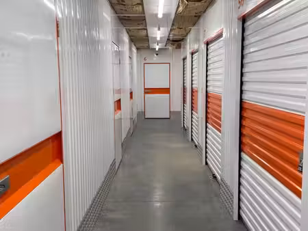 box de stockage isolé et sécurisé box / atelier pour particulier/ professionnel