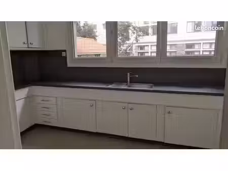bel appartement f2 dans immeuble calme
