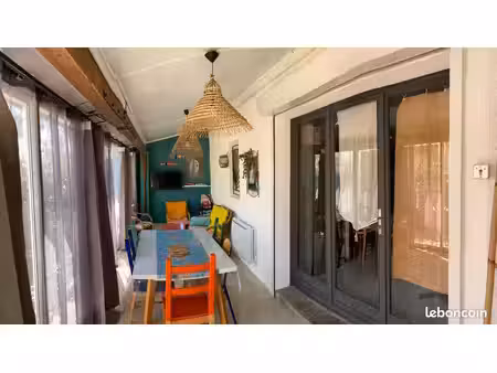 dispo de oct. à avril  maison meublée bord de mer  2 pers maximum