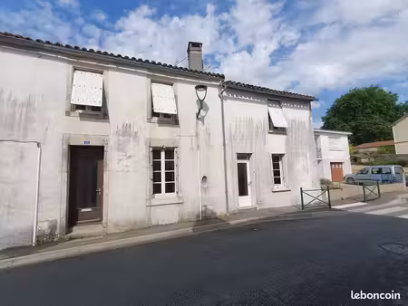 maison en pierreavec agreable jardin et dependance