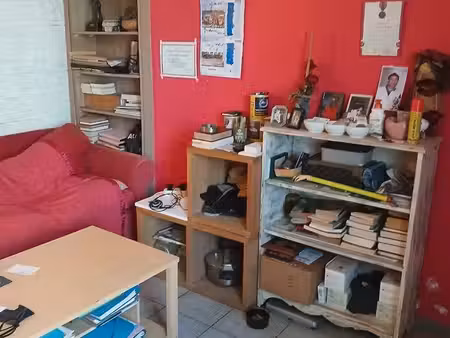 vous aimez les immeubles anciens j'ai un appartement a vendre dans une petite copropriété 
