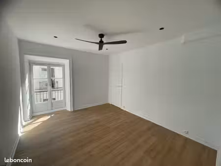 t2 - 40m2 refait à neuf - proche graslin