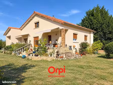 villa 5 pièces 170 m²