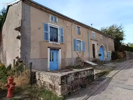 maison de village sur un terrain de 900 m2
