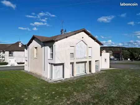 local commercial 113 m²