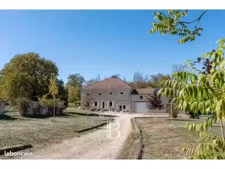 propriété 7 pièces 250 m²