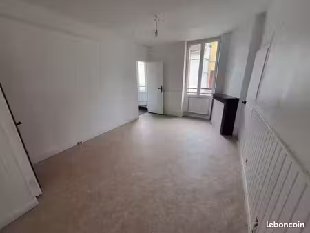 à louer – f2 de 33 m² – centre-ville