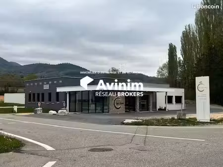 local 386 m² gex