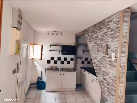 maison a louer - au calme