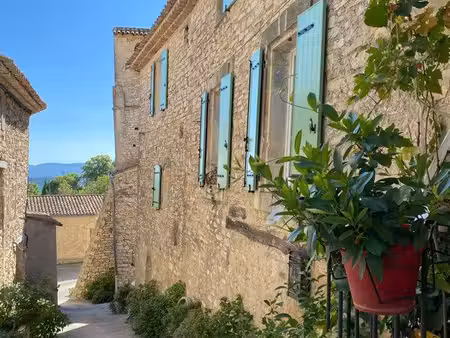 maison en pierres luberon