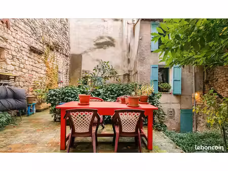 forcalquier centre — maison de village 187m² dpe c  jardin arboré 210 m²