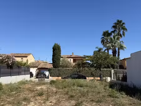 terrain à bâtir de 400 m² à hyeres (83)