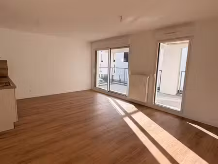 a louer - appartement t3 aavec loggia et garage - st malo