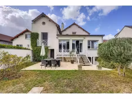 maison 6 pièces 144 m²