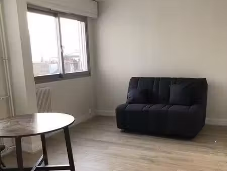beau studio meublé 26m²