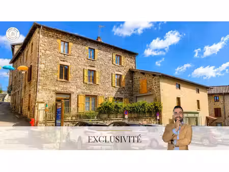 estrella une maison de caractère avec 187 m² habitables et 370 m