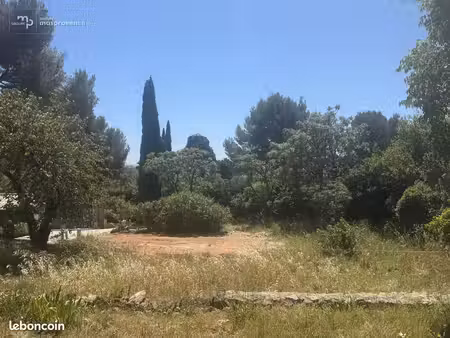 terrain à bâtir de 546 m² à la garde (83)