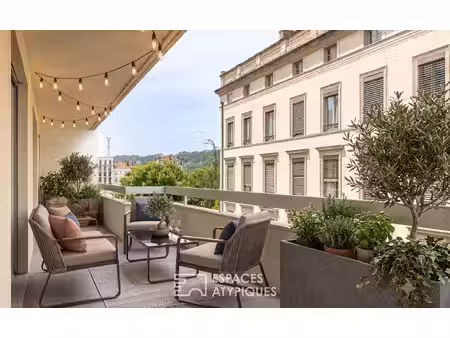 très bel appartement de standing avec balcons au coeur du quartier d'ainay