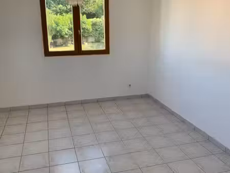 étage de maison t4 de 100 m² (2 entrées) – bourg-saint-andéol – proche écoles  collège et 