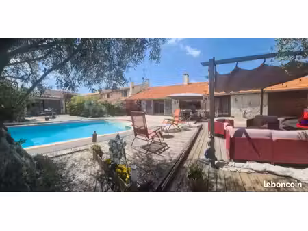 luçon – longère de caractère avec piscine  dépendances et parc paysager de 2 200 m²