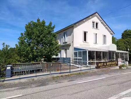 superbe local commercial avec habitation