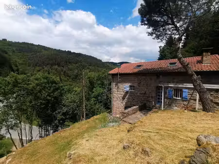 maison en pierre de caractère – 140 m² habitables + sous-sol – terrain de 10 300 m² – 149 