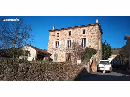 magnifique maison en pierre à rénover