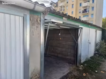 garage / box fermé – secteur mail des charmilles / abreuvoir de la pielle