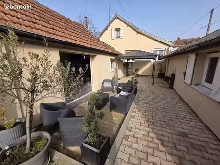 maison 6 pièces 145 m²