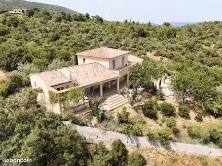 villa provençale moderne exceptionnelle