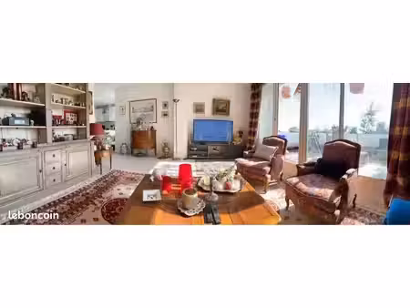 appartement de 92m2 avec terrasse de 15m2  box fermé et cellier