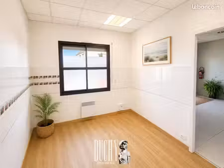 bureau 9 m²