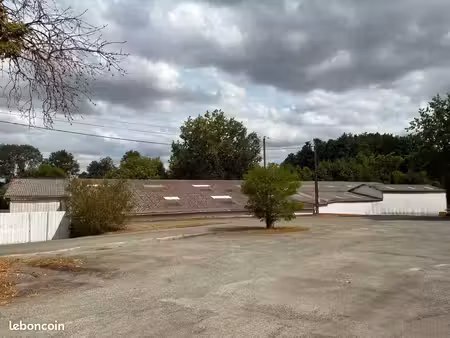 location bâtiment 750m2