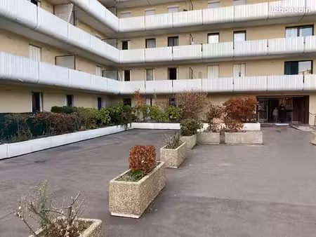 appartement 4 pièces 77 m²