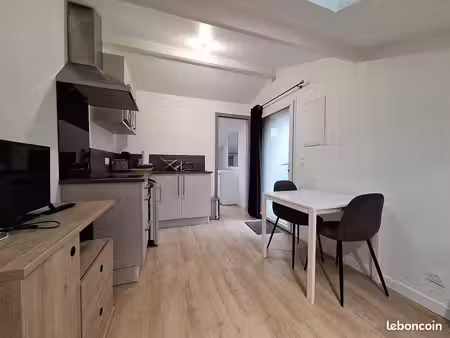 studio 1 pièce 14 m²