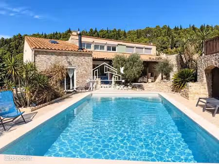 maison 6 pièces 230 m²