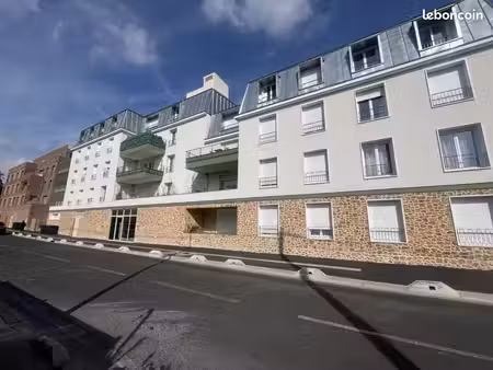 studio 1 pièce 32 m²